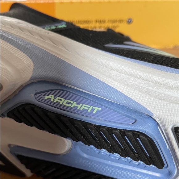 Skechers Black and Blue Max Cushion arch fit Slip-Ons - Picture 3 of 11